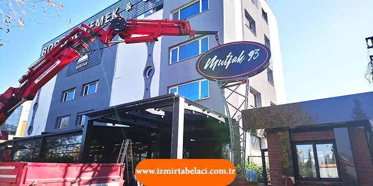 İzmir Totem Tabela